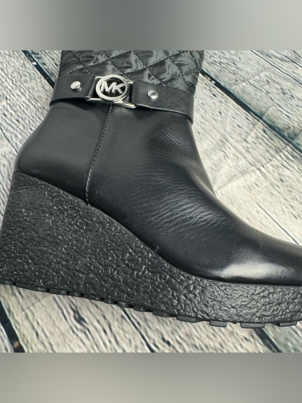 Michael Kors Black Quilted Leather Wedge Knee Winter Boots Sherpa Lined Sz 8 US - Picture 6 of 16